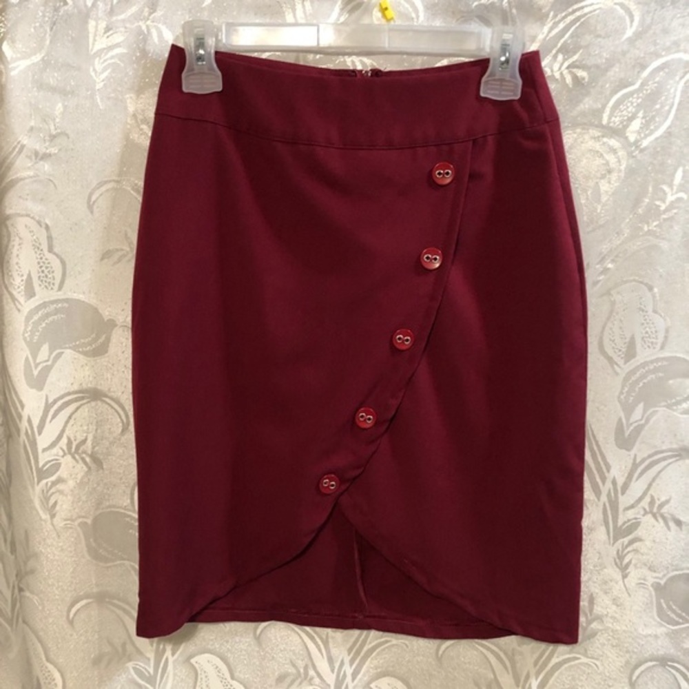 Peca’s Maroon Mini Skirt Size S